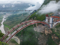 烏蒙山大橋雙幅主拱圈順利合龍
