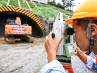 黃百鐵路廣西段隧道工程建設(shè)加速推進(jìn)
