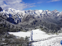 雪落官鵝溝
