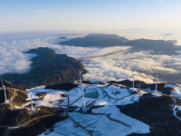 湖北秭歸：雪后風(fēng)機
