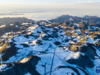 湖北秭歸：雪后風(fēng)機
