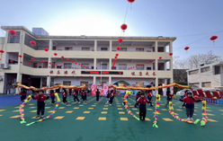 新邵縣雀塘鎮(zhèn)中心幼兒園開展“金蛇迎春，樂享美食”迎新年活動