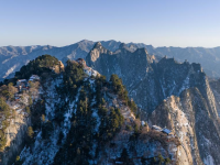 華山迎來(lái)新春旅游高峰
