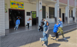 北塔區(qū)協(xié)鑫陽(yáng)光小學(xué)開(kāi)展應(yīng)急疏散演練活動(dòng)