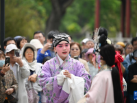 天津：在百年公園邂逅一出好戲
