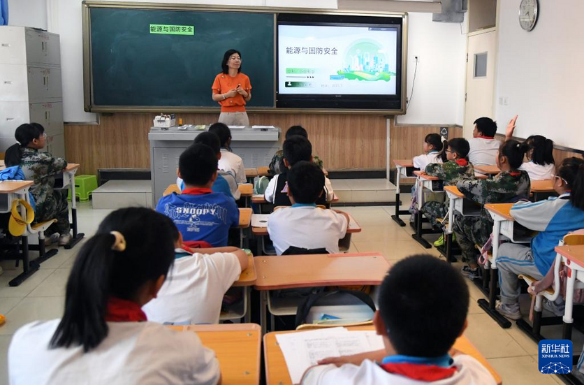 國防教育進(jìn)校園
