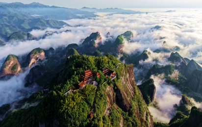 新寧崀山：云海日出邂逅“五一”驚艷出彩