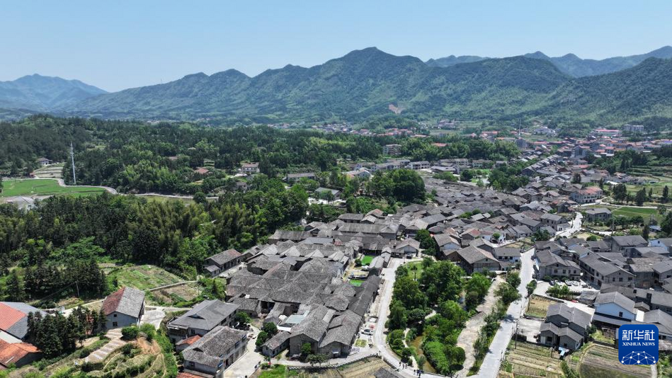 走進湘北古村張谷英村
