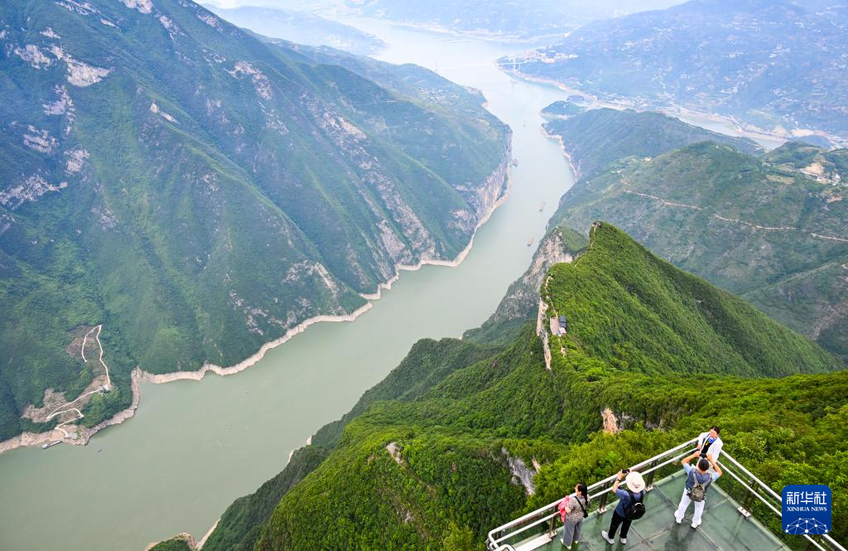 長(zhǎng)江瞿塘峽夏日風(fēng)光
