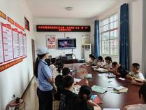 大祥交警開展“七彩假期 安全‘童’行”主題宣傳活動(dòng)