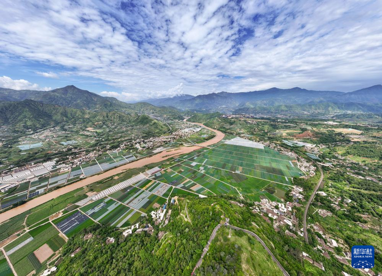 四川安寧河谷：夏日田園美如畫
