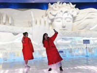 “冰城”盛夏遇冰雪
