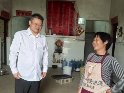 周小平：半生公益路一盞長明燈