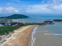 浙江舟山：東海之濱迎來(lái)暑期“游客潮”
