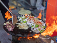 甘肅山丹炒撥拉美食節(jié)火熱開幕
